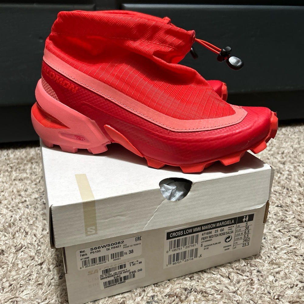 Salomon MM6 Maison Margiela x Wmns Cross Hike 'Fiery Red' Size 6.5W / 5.5M